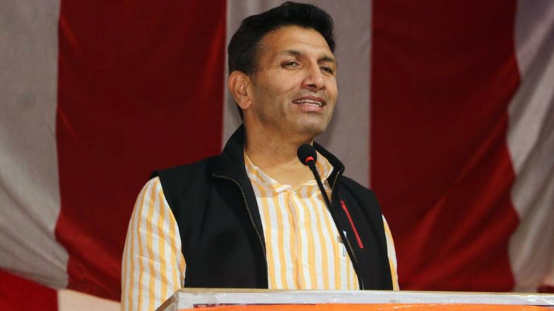 Madhya Pradesh Congress Chief Jitu Patwari Joins in Devotional Singing of 'Ram Dhun' in Morena (Watch Video)