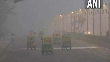 India News | Shallow Fog Covers Delhi, Low Visibilty Hampers Flight and Train Services