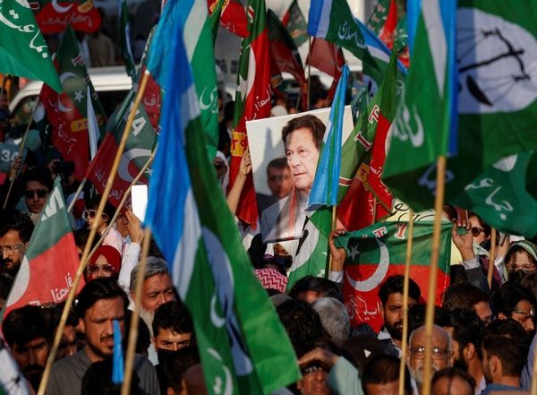 World News | Pak Poll Panel Denies Rigging Charge but Owns Up to 'few Irregularities'