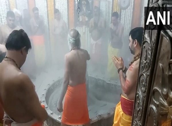 India News | MP: Special Bhasma Aarti Performed at Mahakaleshwar Temple in Ujjain on Vasant Panchami