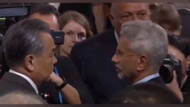 World News | EAM Jaishankar Engages in Brief Interaction with His Chinese Counterpart at Munich Security Conference