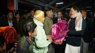 India News | Uttarakhand Govt Distributes Blankets, Sanitary Napkins Among Construction Workers in All Districts