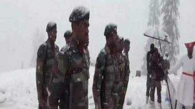 India News | Soldiers Pay Tribute to Chhatrapati Shivaji at LoC in Kupwara in Sub-zero Temperature