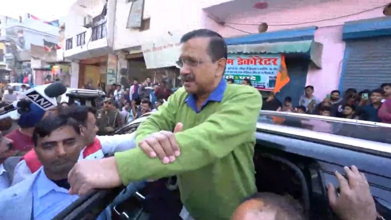 Alipur Fire: Delhi CM Arvind Kejriwal Visits the Site, Announces Compensation of Rs 10 Lakh Each for Families of the Deceased