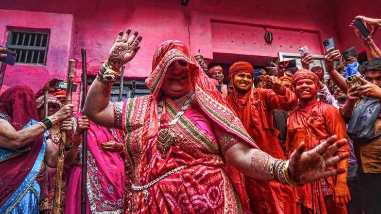 Best Places To Celebrate Holi 2024 in India: From Mathura and Vrindavan to Shantiniketan, West Bengal, Celebrate the Colourful Festival With Fervour & Enthusiasm
