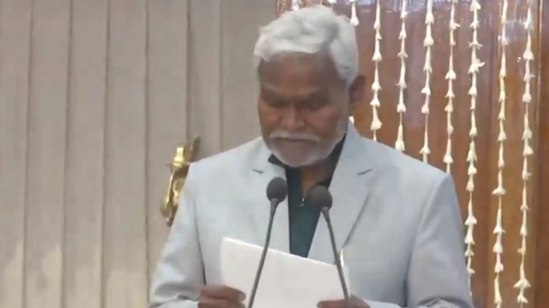 Champai Soren Takes Oath as Jharkhand CM at Raj Bhavan in Ranchi (See Pic and Watch Video)