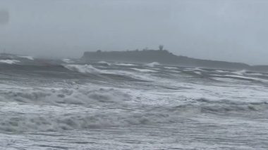 California Storm: Second Atmospheric River in Days Blows into US State, Knocking out Power and Flooding Roads (Watch Video)