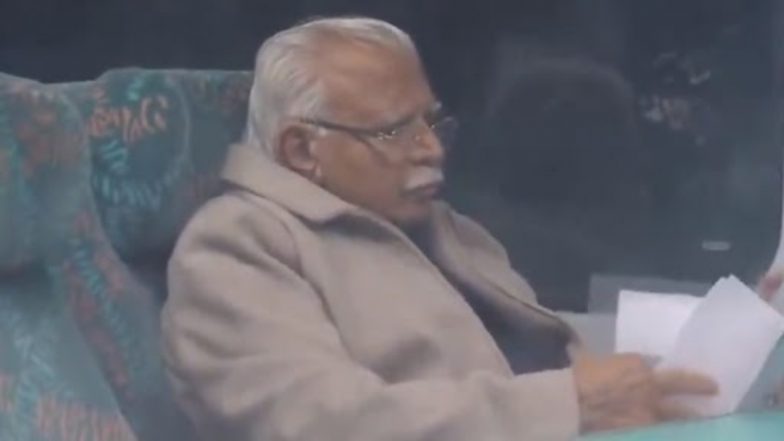 Haryana CM Manohar Lal Khattar Boards Train to Travel From Chandigarh to Delhi (Watch Video)