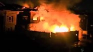 Srinagar Fire: Massive Blaze Erupts at Residential House in Bagh-E-Mehtab Area, Fire Extinguishing Operations Underway (Watch Video)