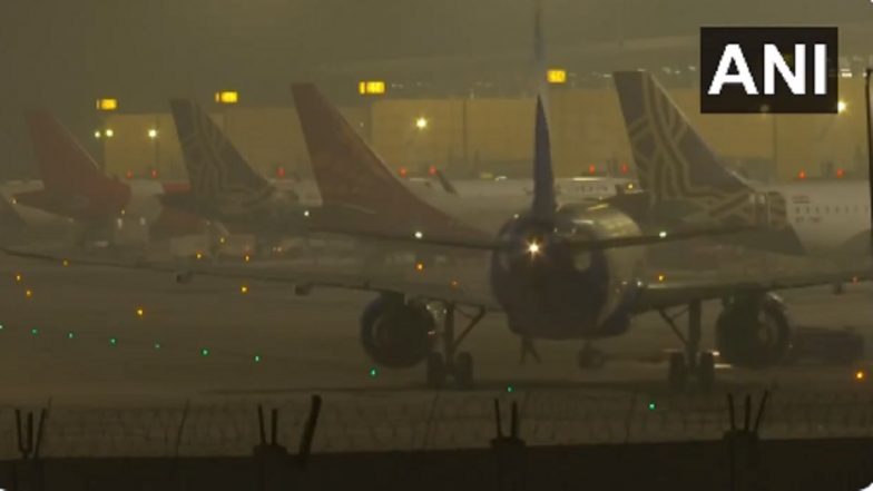 Delhi Weather Update: Cold Weather Continues To Grip National Capital, Minimum Temperature at 7 Degrees Celsius; Several Flights Delayed Due to Fog (Watch Video)