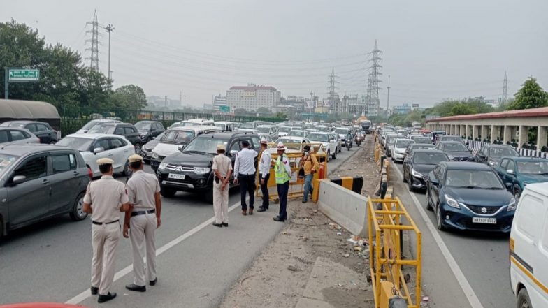 Farmers' Protest: Borders Sealed, Security Tightened As ‘Delhi Chalo’ March Commences From Fatehgarh Sahib in Punjab (Watch Videos)