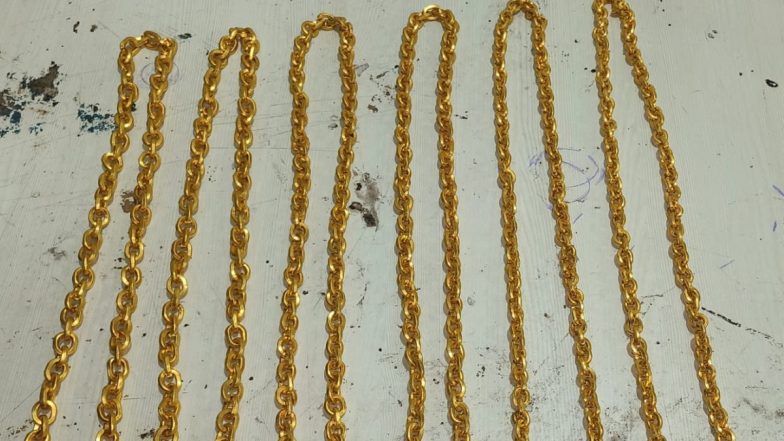 Customs Officials Seize 6.33 kg Gold Worth 3.49 Crore at Mumbai Airport (Watch Video)