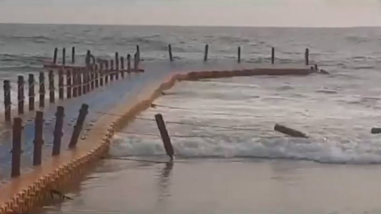 Kerala: Railing of Floating Bridge Collapses in Varkala, Several People Fell Into Sea (Watch Video)