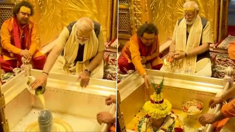 Uttar Pradesh: PM Narendra Modi Offers Prayers at Kashi Vishwanath Temple in Varanasi (Watch Videos)