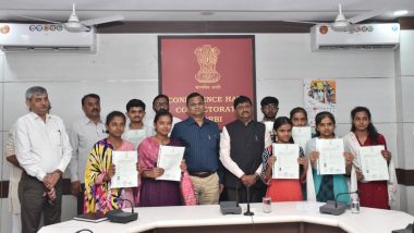 Gujarat: 13 Pakistani Hindu Refugees Become First to Get Indian Citizenship Under CAA in Morbi (See Pics)