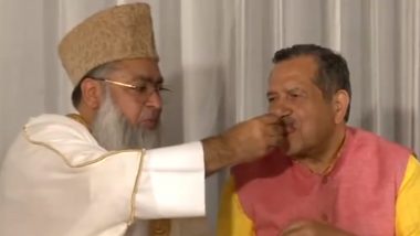 Ramadan 2024: RSS Leader Indresh Kumar Attends Iftar Party With AIIO Chief Imam Dr Umer Ahmed Ilyasi in Delhi (Watch Video)