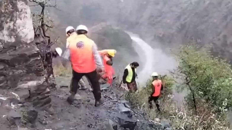 Jammu and Kashmir Road Accident: 10 People Killed After SUV Falls Into Gorge in Ramban District (Watch Video)
