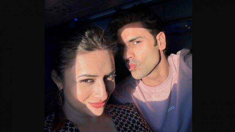 Divyanka Tripathi-Vivek Dahiya Set Couple Goals As They Pose and Pout for a Perfect Sunday Selfie (View Pics)