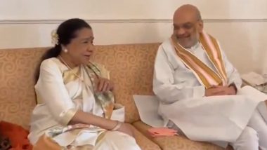 Asha Bhosle Sings ‘Abhi Na Jao Chhod Kar’ As She Meets BJP Home Minister Amit Shah at Her Book Launch Event in Mumbai (Watch Video)