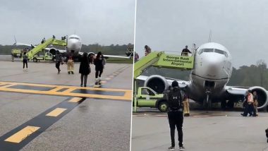 United Airlines Boeing 737 MAX Suffers Gear Collapse After Landing at George Bush Intercontinental Airport in Houston, Texas (Watch Video)