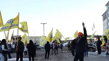 Khalistan Supporters Clash With Police During Protest Against Indian Diplomat in Canada's Edmonton, Videos Surface