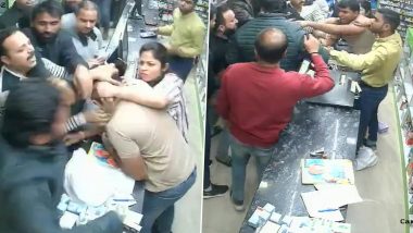 Greater Noida: Group of Men Assaults Pharmacists Inside Medical Store Over Alleged Medication Error, Disturbing Video Surfaces