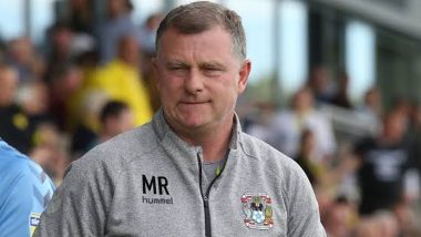 FA Cup 2023-24: Coventry City Head Coach Mark Robins Celebrates Team's Late Winner in Ball Boy's Face, Wolves Gaffer Gary O'Neil Calls It 'Disgusting' (Watch Video)