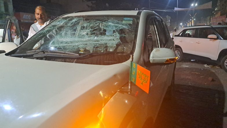 Sanjeev Balyan’s Convoy Attacked in UP: Stones Pelted on Union Minister’s Convoy in Muzaffarnagar During Election Campaign, Probe On (See Pic and Videos)