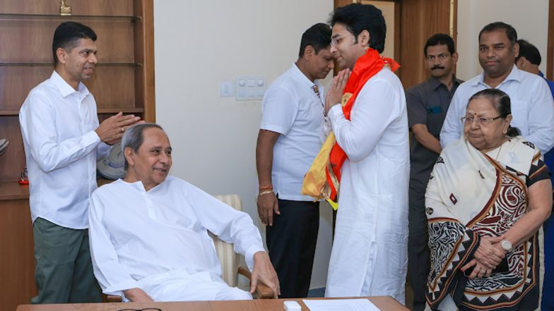 Arabinda Mohapatra Joins BJD: BJP Leader Bijoy Mohapatra’s Son Joins Biju Janata Dal in Odisha (Watch Video)