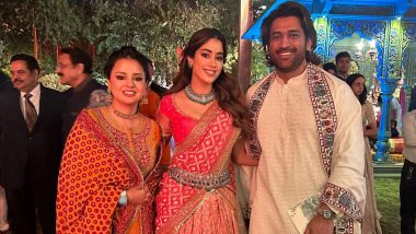 Janhvi Kapoor Beams With Joy As She Poses With Former Indian Captain Mahendra Singh Dhoni and His Wife Sakshi Dhoni (See Photo)