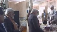 PM Modi in Jammu and Kashmir: Prime Minister Narendra Modi Meets Local Entrepreneurs, Craftsmen in Srinagar (Watch Videos)