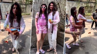 Holi 2024: Raveena Tandon and Daughter Rasha Thadani Distribute Sweets Among Paps As They Celebrate the Festival (Watch Video)