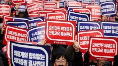 World News | South Korea: Thousands of Doctors Protest Govt's Plan to Increase Medical School Admissions