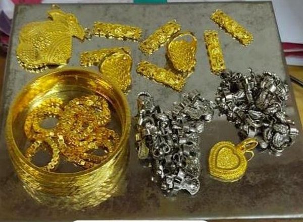 India News | Gold Worth Rs 3.73 Crore, 8 IPhones Seized at Mumbai Airport: Customs