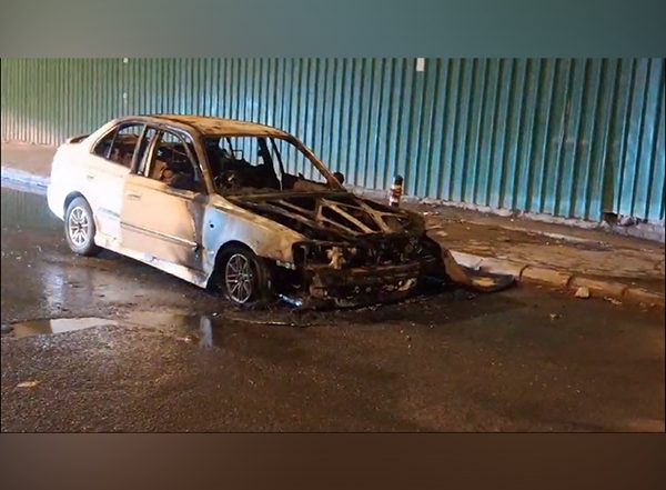 India News | Car Catches Fire Near Andhra Bhavan in Delhi, None Hurt