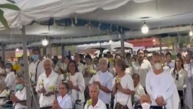 World News | Thailand: People Pay Respects to Holy Relics of Lord Buddha on Last Day of Exposition