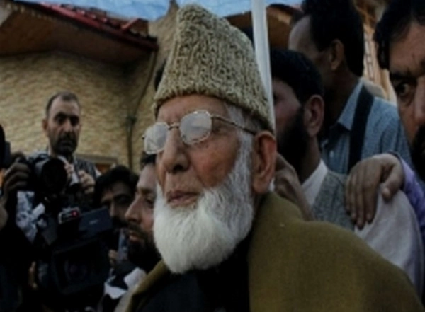 India News |  'Naya Kashmir': Hardliner Geelani's Granddaughter, Shabir Shah's Daughter Pledge 'loyalty' to India