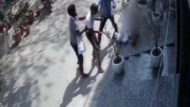 India News | 22-year-old Man Arrested for Stabbing Girl in Delhi's Mukherjee Nagar