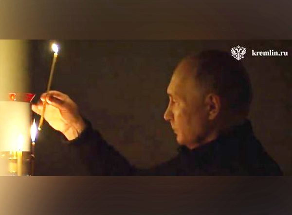 World News | Russian President Putin Lights Candle for Victims of Moscow Terror Attack