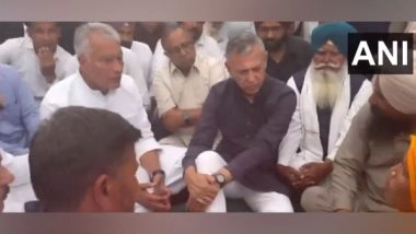 India News | Punjab BJP Chief Sunil Jakhar Meets Families of Victims of Sangrur's Illicit Liquor Incident