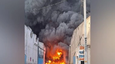 India News | Massive Fire Breaks out at Factory in Delhi's Alipur, No Casualties Reported