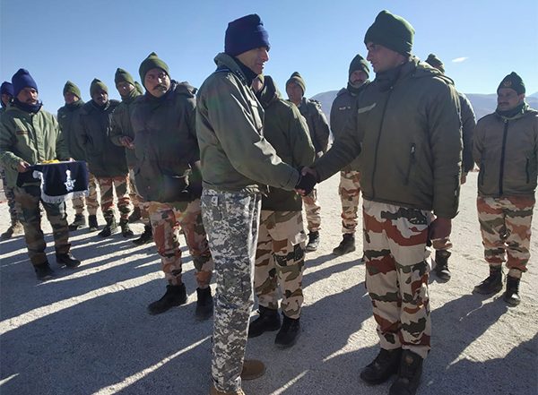India News | Air Marshal Visits Forward Posts in Eastern Ladakh, Celebrate Holi with Army, ITBP and IAF