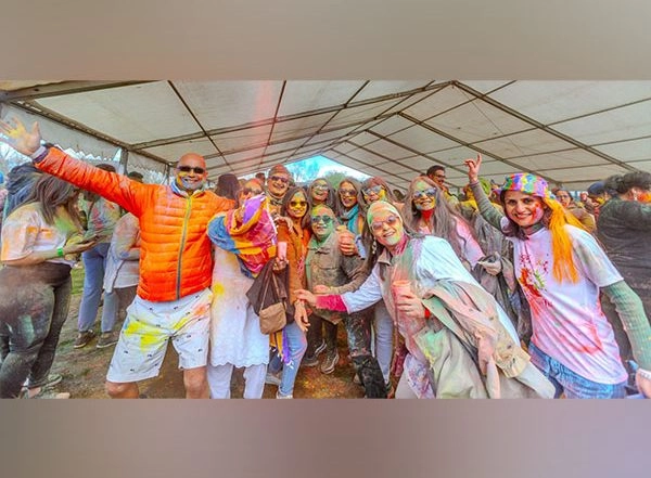 World News | UK: Holi Dhamka 2024 Delights Attendees with Vibrant Celebrations at Slough Cricket Club