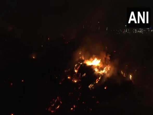 India News | UP: Fire Breaks out at Horticulture Dumping Yard in Noida - Vimarsana News