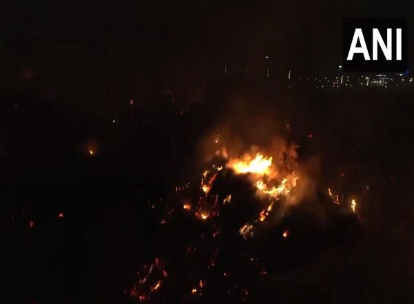 India News | UP: Fire Breaks out at Horticulture Dumping Yard in Noida