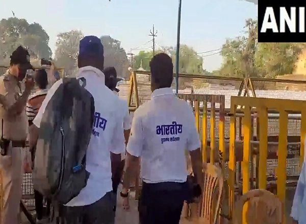 India News | Madhya Pradesh: ASI Continues Survey at Bhojshala Complex in Dhar for Fifth Day
