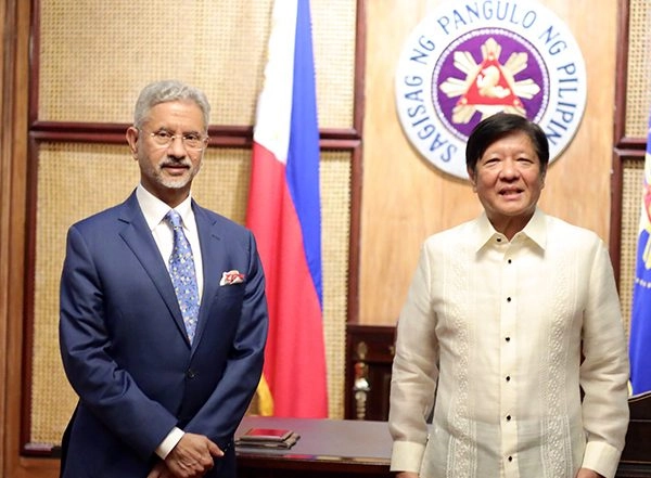 World News | EAM Jaishankar Conveys PM Modi's Greetings as He Calls on Philippine President Marcos