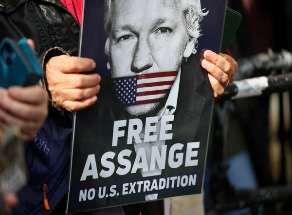 World News | UK: London Court Stays Julian Assange's 'immediate' Extradition; Asks US to File Assurances of His Rights