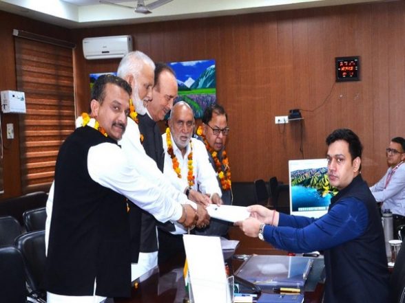 India News | DPAP Candidate Ghulam Mohammed Saroori Files Nomination Papers for Udhampur Parliamentary Constituency - Vimarsana News