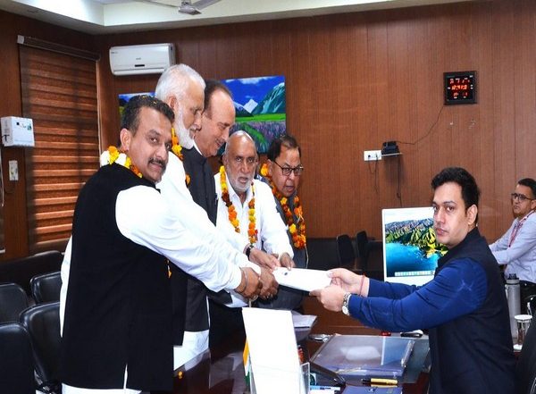 India News | DPAP Candidate Ghulam Mohammed Saroori Files Nomination Papers for Udhampur Parliamentary Constituency
